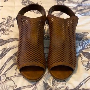 Tan Woman Sandals